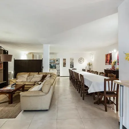 Welcoming In - 140 Sqm, Private Pool